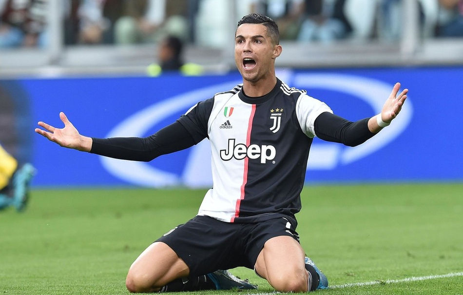 南安普顿不敌普雷斯顿后，后卫内森-伍德与本队球迷发生口角