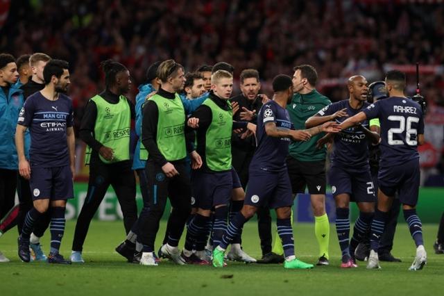 NBA：勇士主场击败小牛 库里三分火力全开