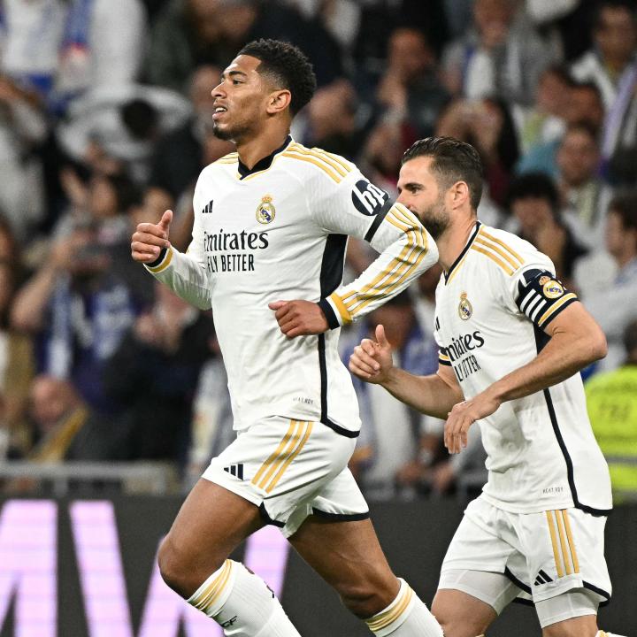 两张合影，一张和老乡一张和金靴。赛前法比奥说这场...