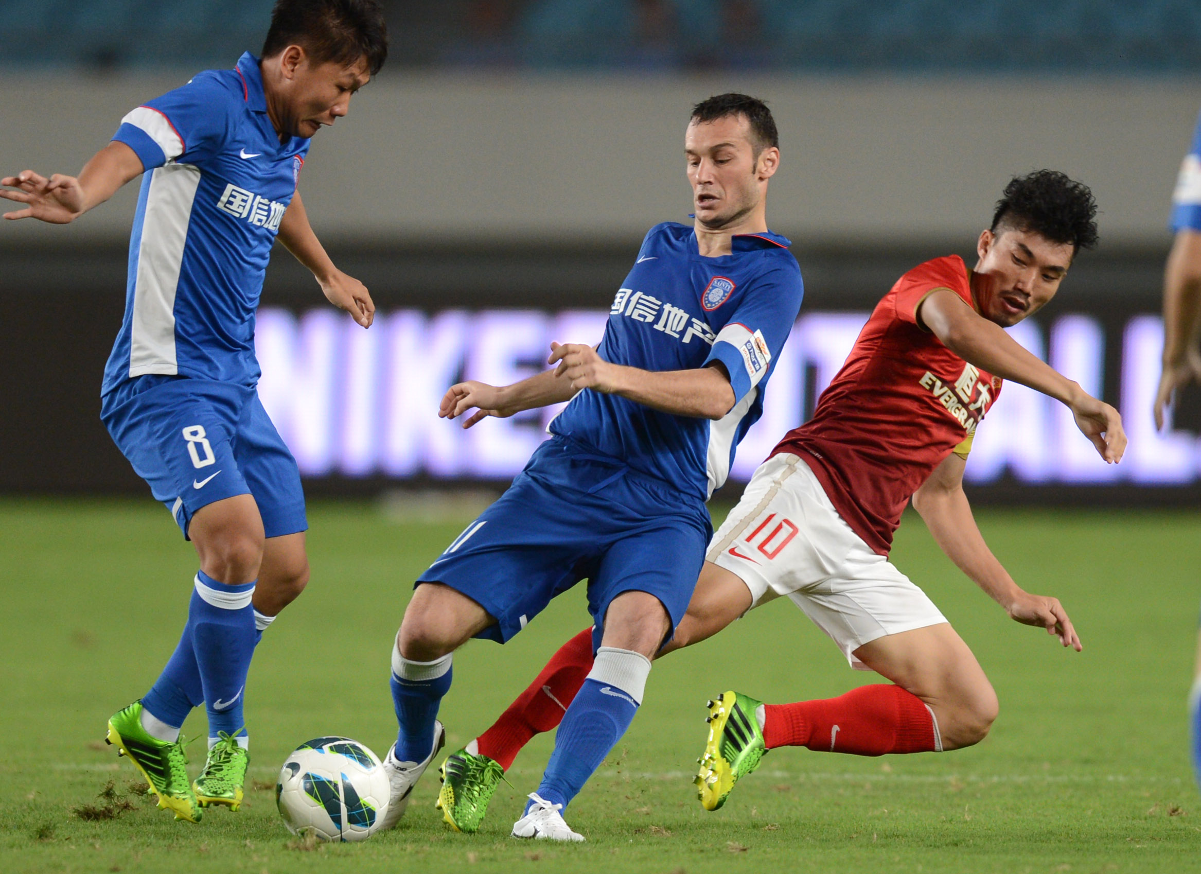 皇马双星闪耀圣马梅斯！库尔图瓦姆巴佩演绎不可阻挡与不可动摇