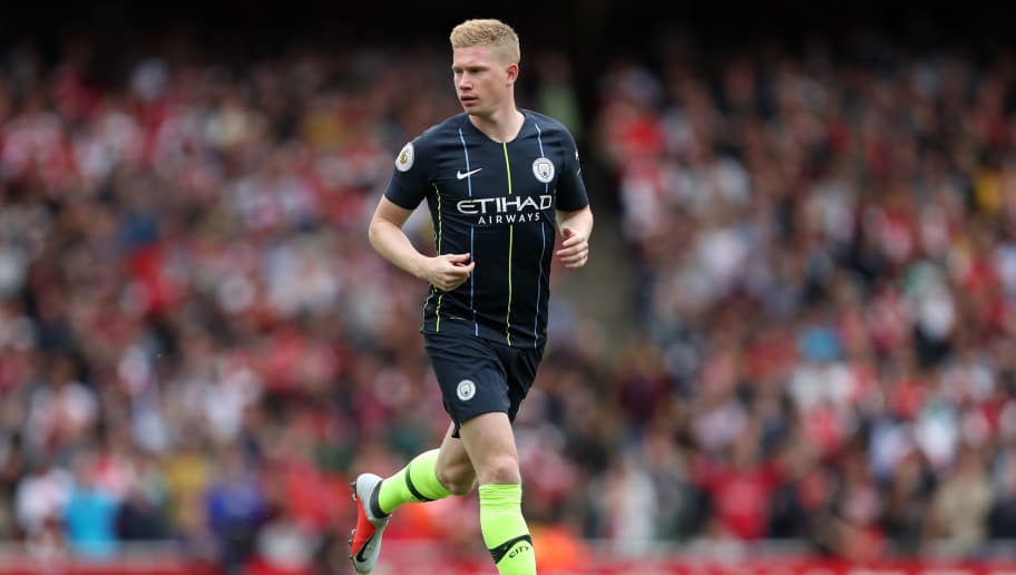 三代校友聚绿茵 上海交大的这一场校友足球赛乐趣多（上海交大三代校友会师绿茵，校友足球赛精彩不断）