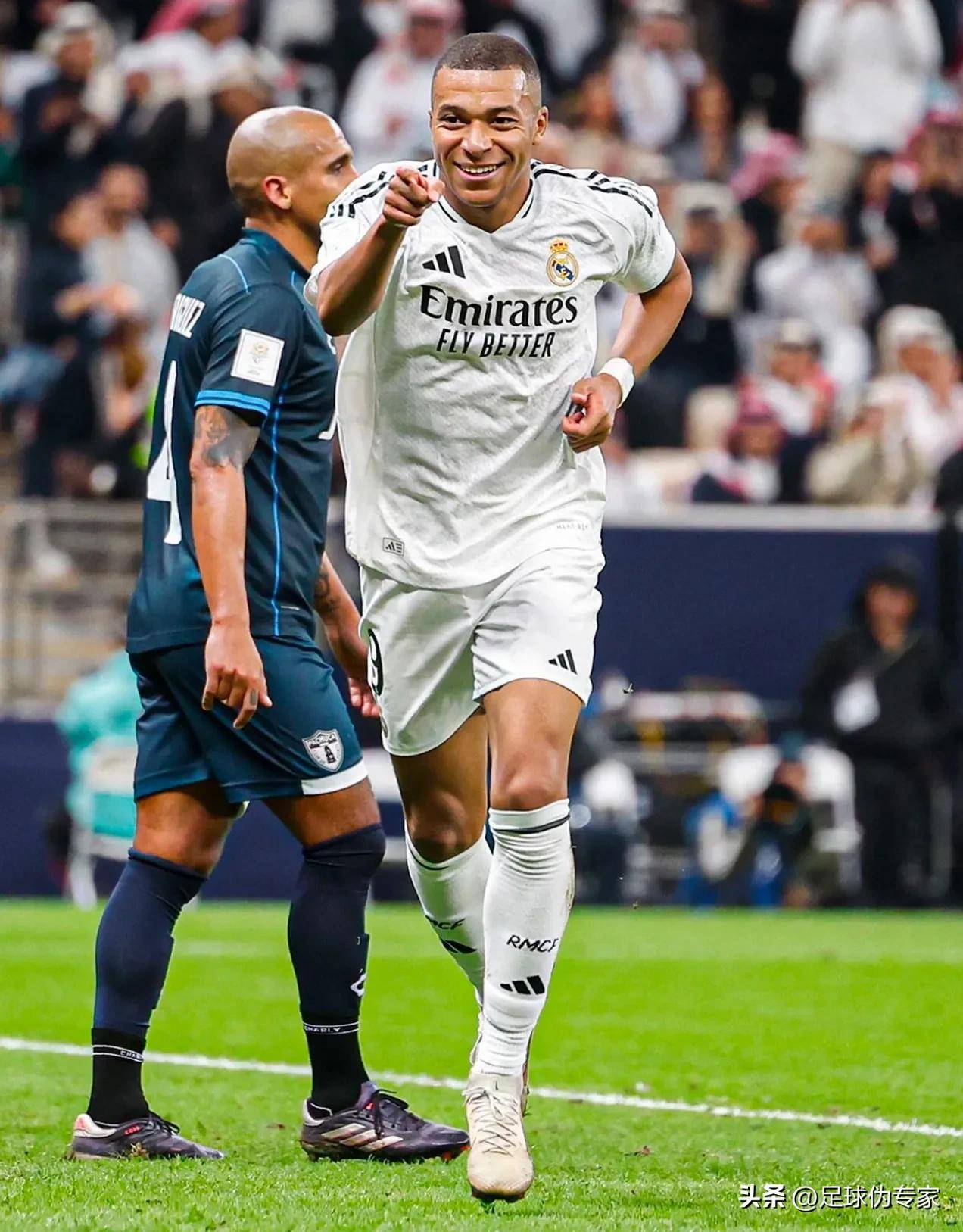 意媒：那不勒斯希望1月从曼联租借梅努，罗马加入竞争