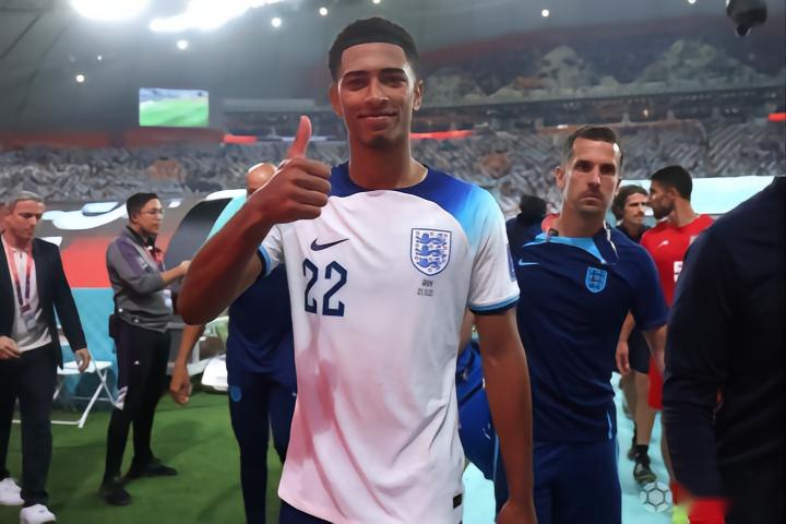 早报：里程碑献大礼，要多酷有多酷！